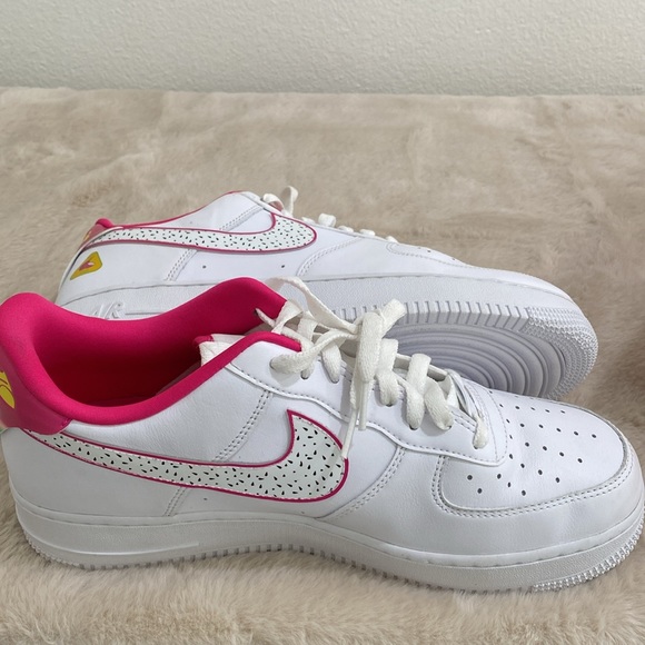 🆕 NIKE Air Force 1 ‘07 LX 2023 WMNS Low Cut White/White-Pink Dragon Fruit In 📦 - Picture 7 of 15